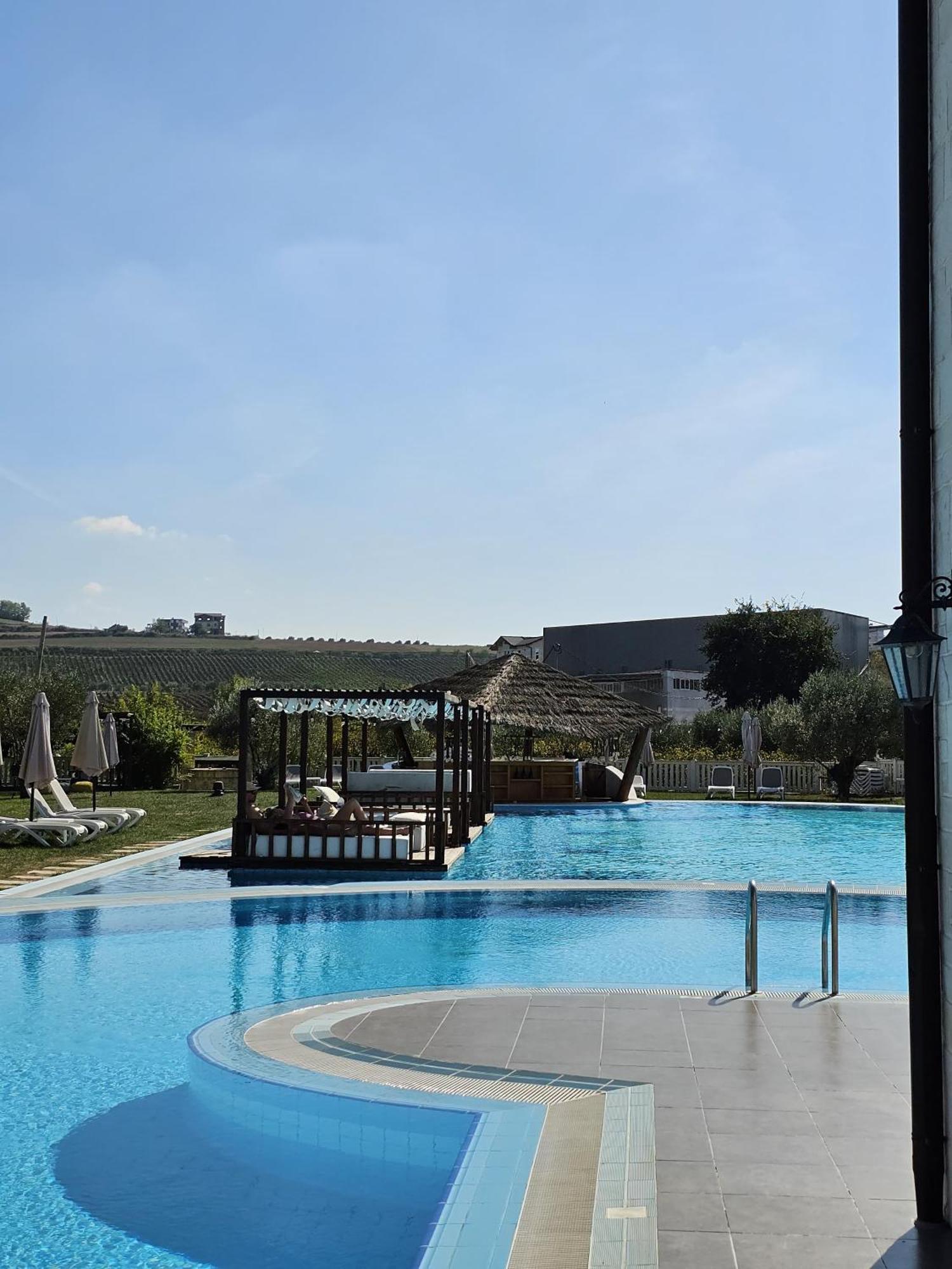 Vinea Resort ดูร์เรส ภายนอก รูปภาพ