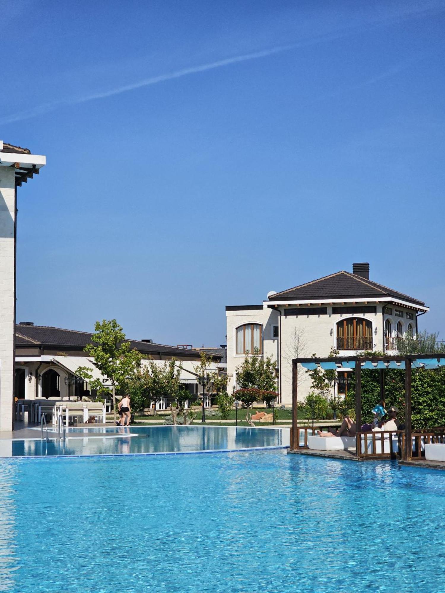 Vinea Resort ดูร์เรส ภายนอก รูปภาพ
